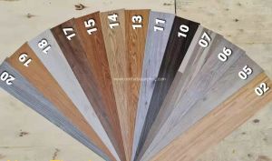 Sàn nhựa bóc dán sẵn keo giá 65k/1m2